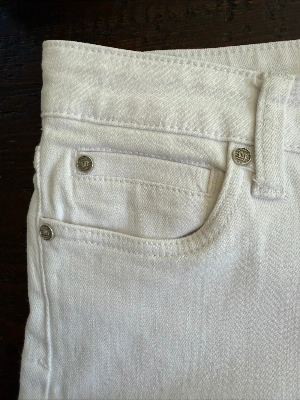 Kut from the Kloth White Diana Mid Rise Skinny Jeans 6